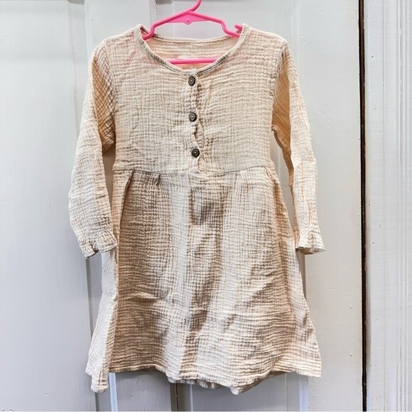 off white muslin dress with cute button details and tie back sie 110 4t - Picture 1 of 5